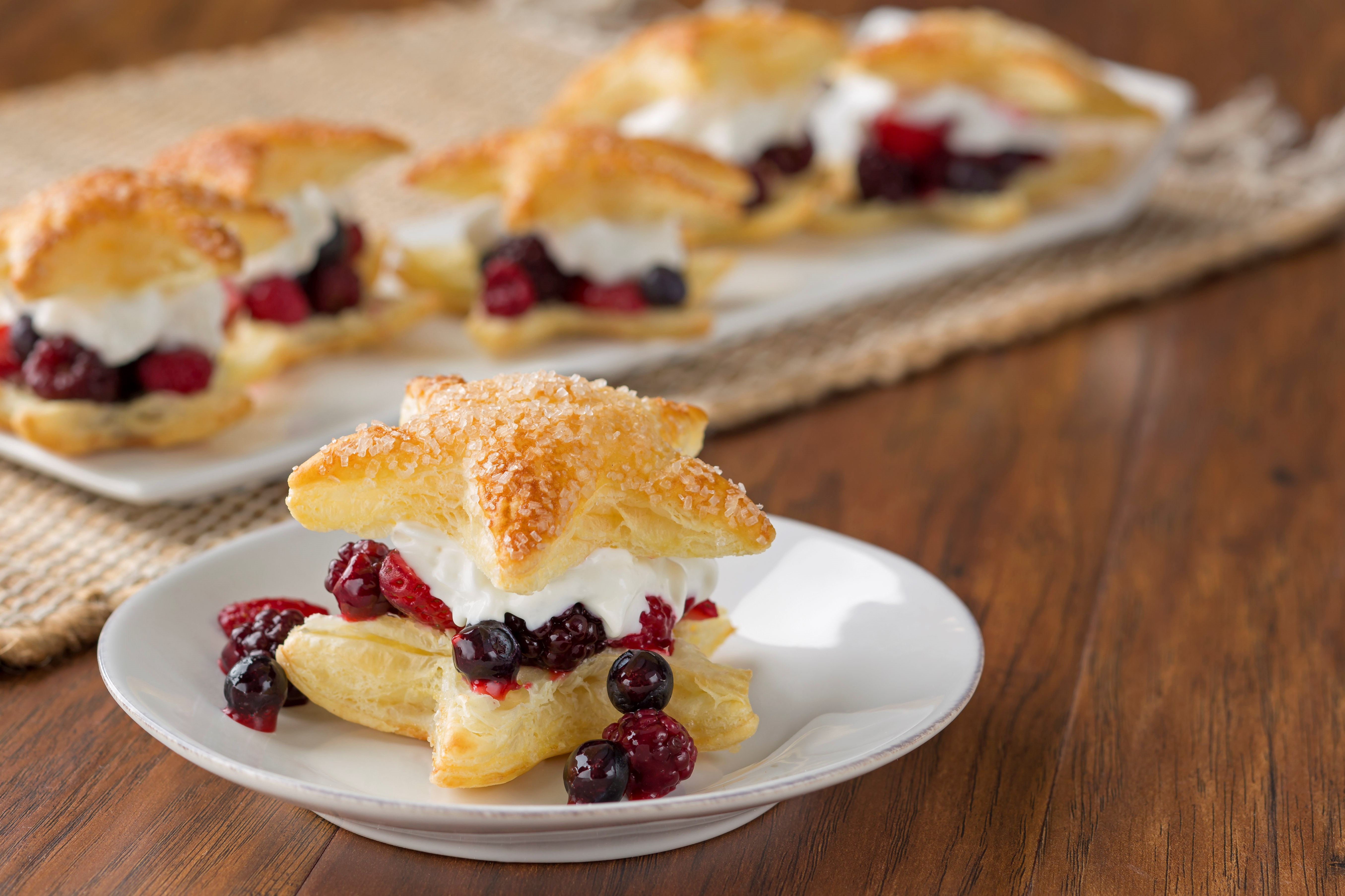 Star Berry Cream Puffs